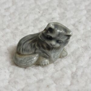 Wade England Vtg Red Rose Tea Miniature Porcelain Cat Figurine Art Collectible
